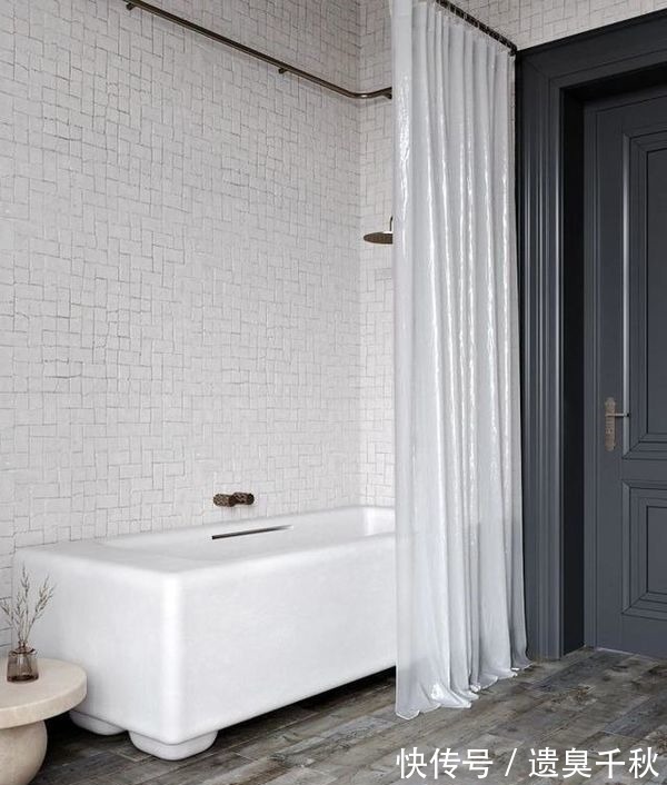 单身公寓|外国小伙的93㎡单身公寓,全屋轻奢风,卧室纱帘让网友吵翻了天