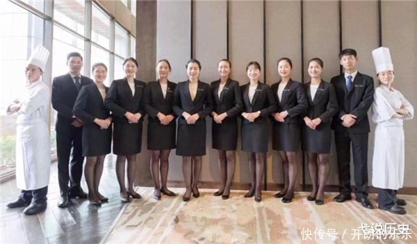 玉抱肚·赠赵今燕|“国宴级”服务员姚碧参加过3次过国宴服务,一般宴会请不动她
