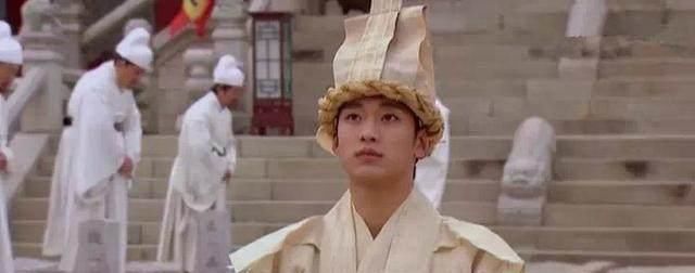 亲娘|朱元璋：“你给庶母穿孝服”，朱标：“死的不是亲娘，我不穿”