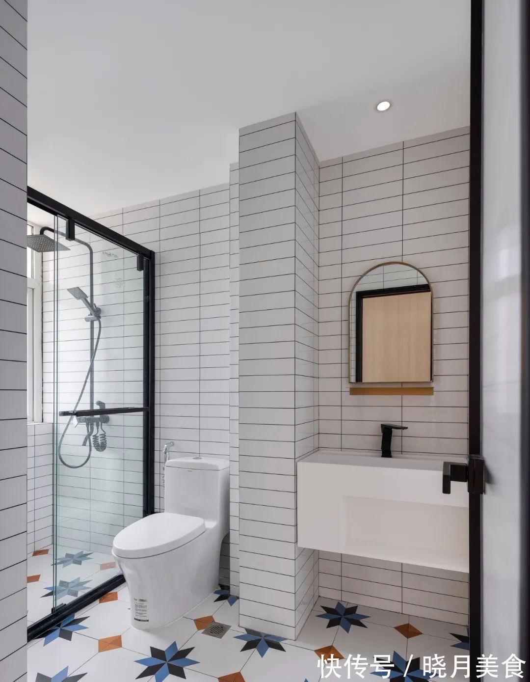 走廊|卫生间的门是朝内开还是朝外开好？原来这样开，入住才方便！