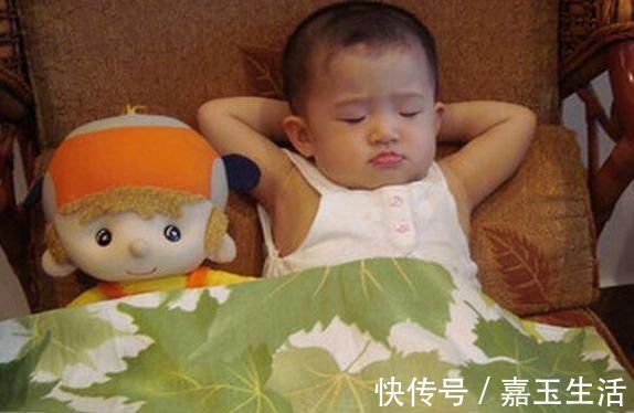 绿植|床头这3样东西,正在“偷偷”影响孩子发育,多数家庭都忽视了