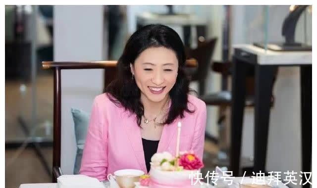 李雪芮|奥运冠军张宁豪宅内景曝光,整面墙都是奖杯奖牌,47岁肤白貌美