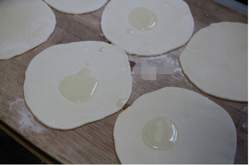 教您家常烙饼的做法,放凉都不会硬,软香可口特简单