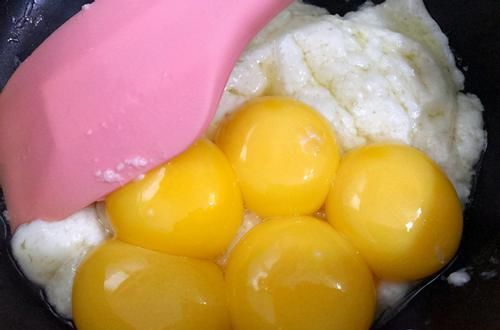 女性想愛美，以下食物多吃點，烏黑潤發(fā)，減肥潤膚，愛吃就賺到