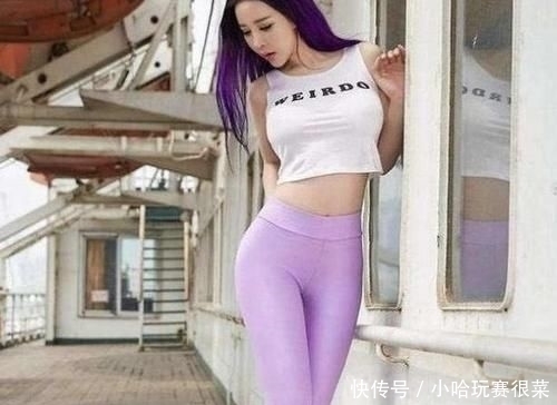 街拍|街拍精致优雅的打底裤美女，呈现最美身姿，展现女人靓丽姿态
