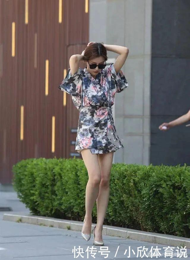 优雅复古风的水墨画连衣裙,气质独特,时髦又显甜美气息