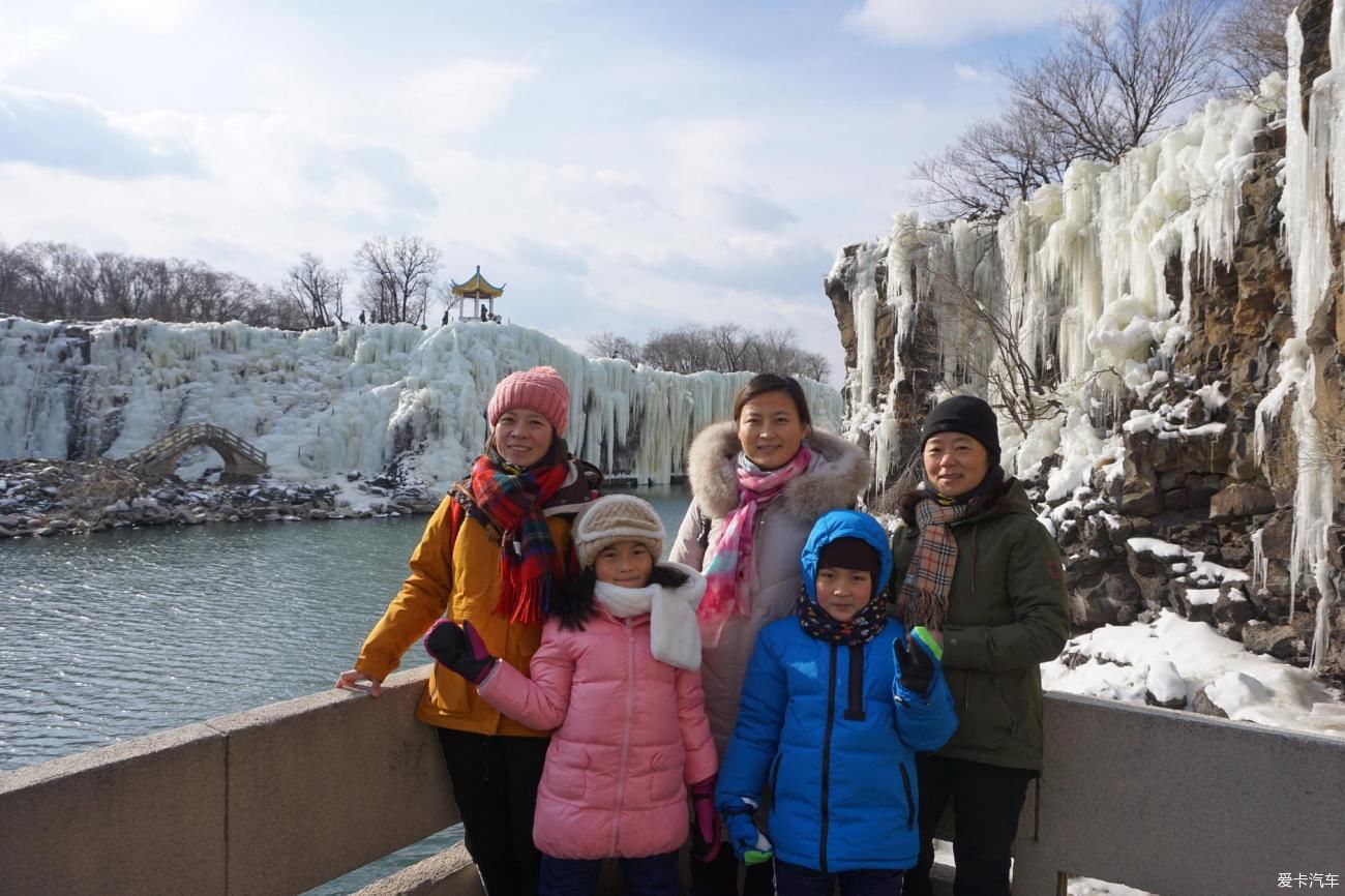 你在南方的艳阳里，大雪纷飞，我在北方的寒夜里，四季如春……