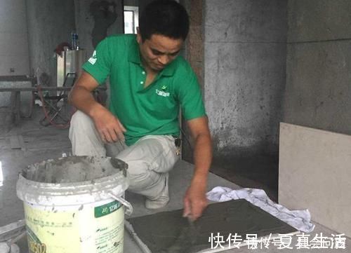 水泥|装修房子别用水泥贴瓷砖了，用这种材料代替，住几十年没问题
