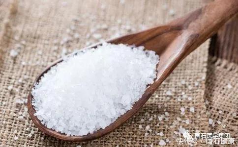 戒烟|患高血压的3个“致命”时刻，提醒身边的血压高朋友，要重视！