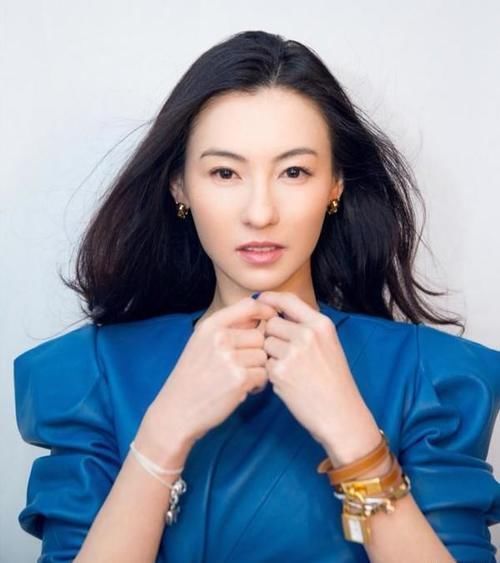 膨胀感|女人过了40岁,尽量避开这3种发型,尤其是第二种,显老又土气