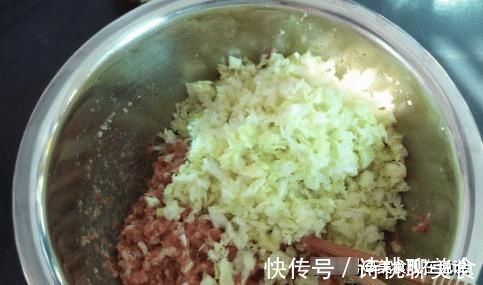 肉馅|拌饺子馅放“它”就错了，很多人都不懂，难怪饺子腥味重味道怪！