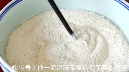 胡萝卜|家里有面粉试试这样做,比馅饼简单,比包子好吃,我家一周做3次