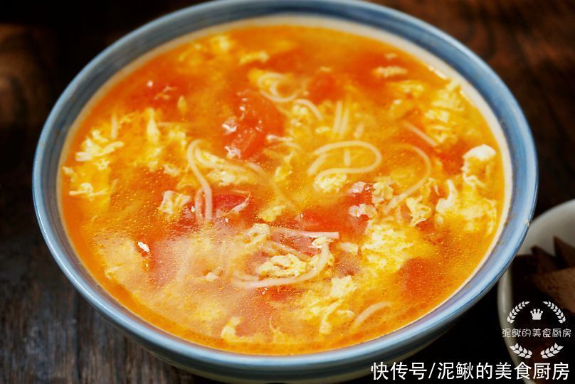 青蒜|北京一家人的晚餐,发到朋友圈火了,网友:太寒酸了