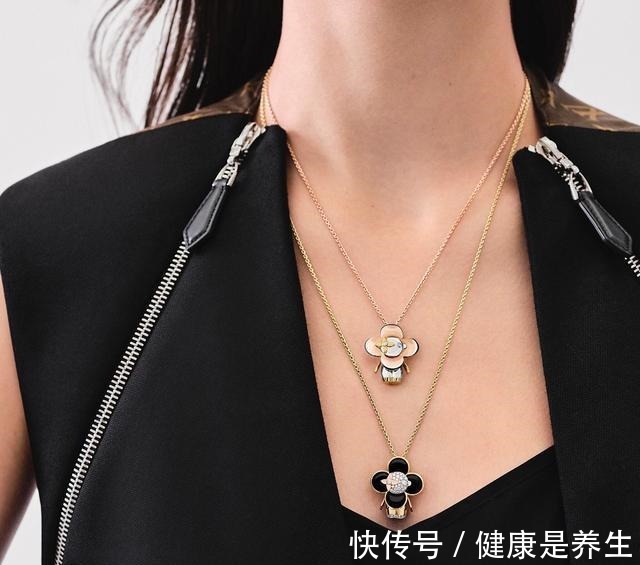 vivi&路易斯威登,吉祥物变吊坠胸针!