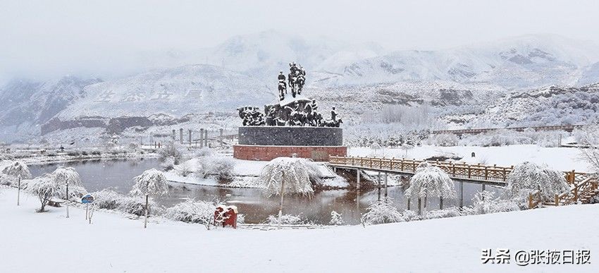 祁连山下忽如一夜“雪”飘来，千树万树“雪”花开