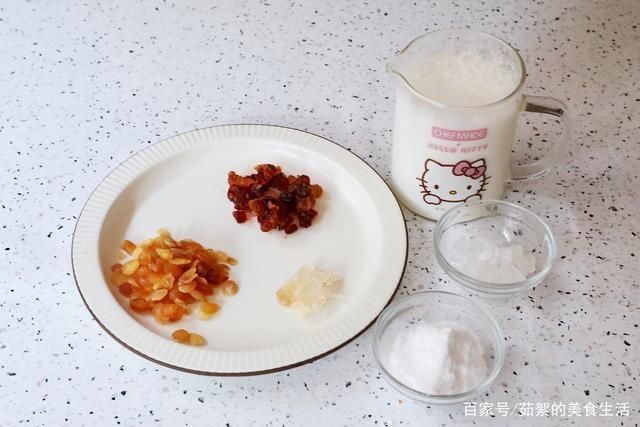 立秋后多喝此汤,一周2次,相当于给身体敷面膜,香甜丝滑营养高