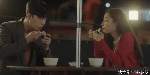 吃了半辈子泡面,今天才知包装上藏着一个小机关,用起来好神奇