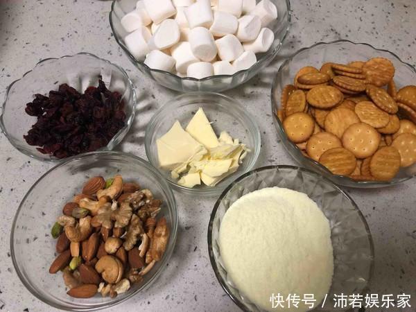 网红雪花酥了解一下!又香又脆,几分钟就能学会,过年串门就带它