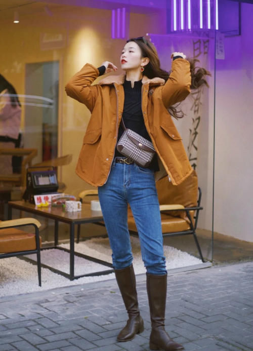 2021年新穿法来了：“上长下短，上宽下紧”，显瘦又显高，真实用