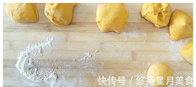 全家|南瓜的好吃做法,不用一滴水,蒸出的馒头蓬松柔软,全家人都爱吃!