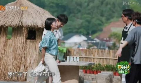  王何炅|黄磊与沈月第一次见面太尴尬，救场王何炅都没招，节目组都不敢播