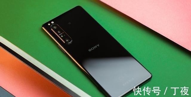 下架|发布一年下跌2000元，12GB+256GB+4K，顶尖IP68防水旗舰濒临下架