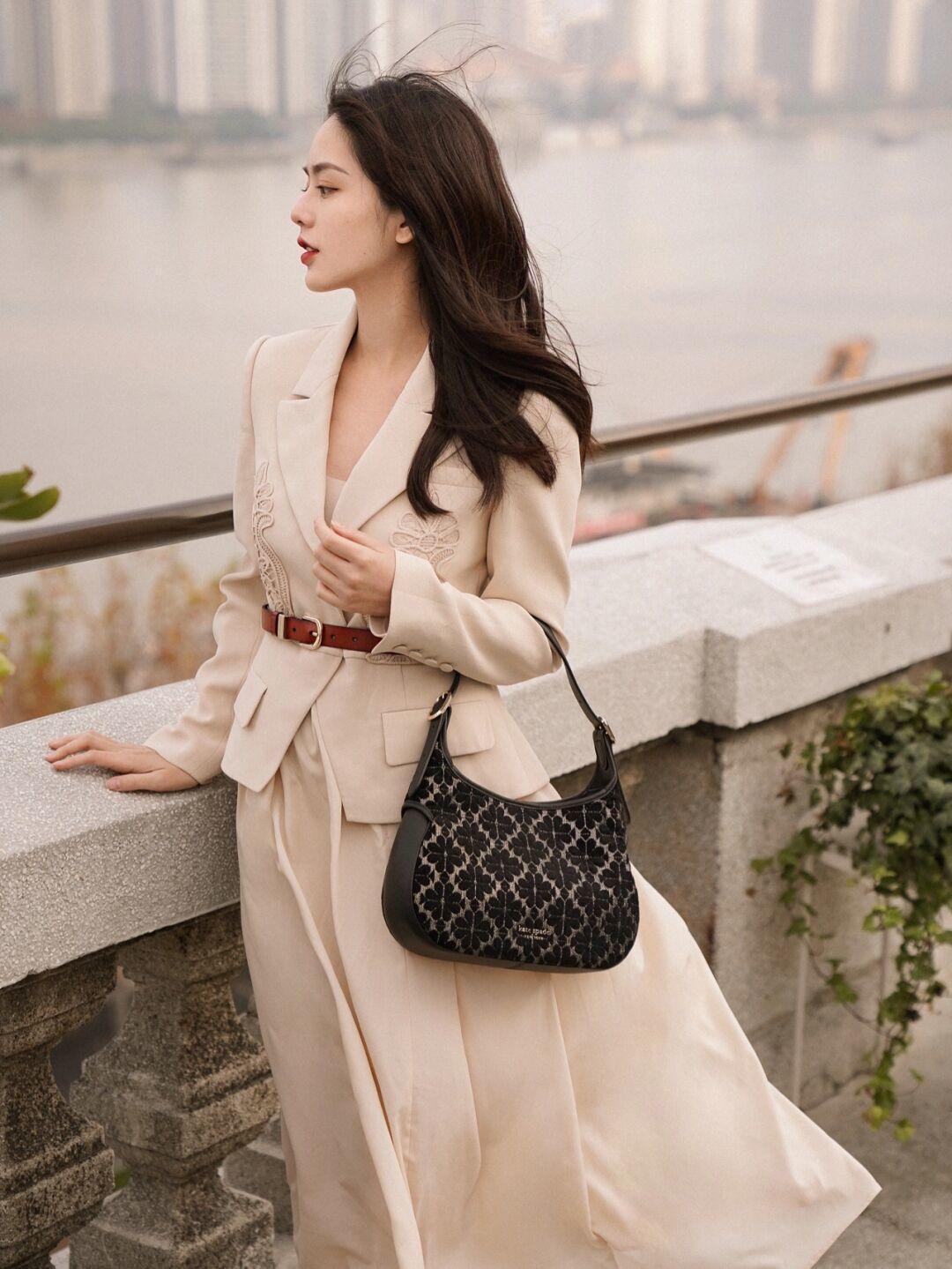 黄黑皮|冬天职场通勤怎么穿?看看这些干练利落的“西装”搭配,时髦精致