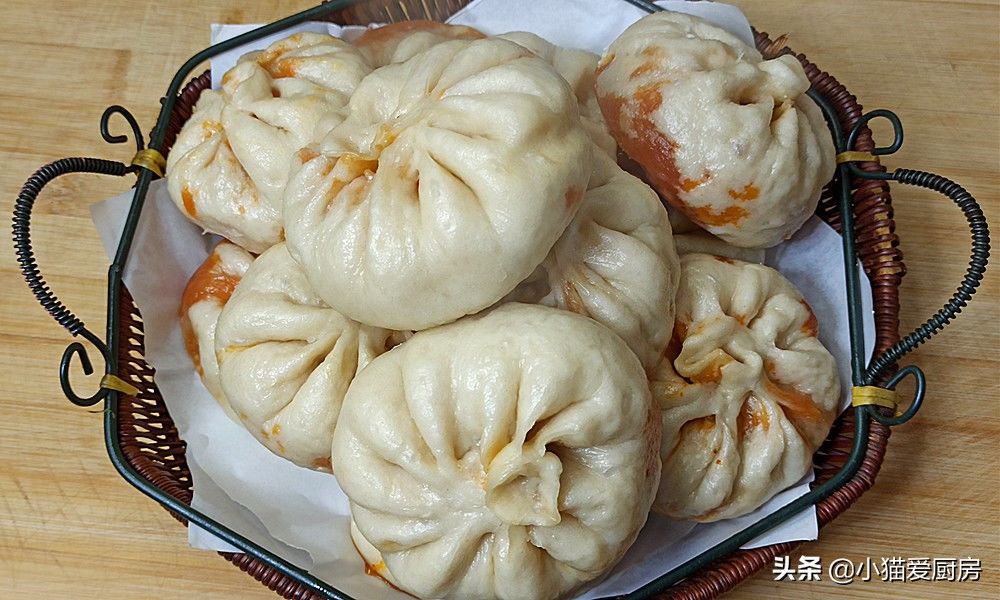 第一次用豆腐做包子,皮薄馅大香辣味美,比肉馅还香,好吃过瘾