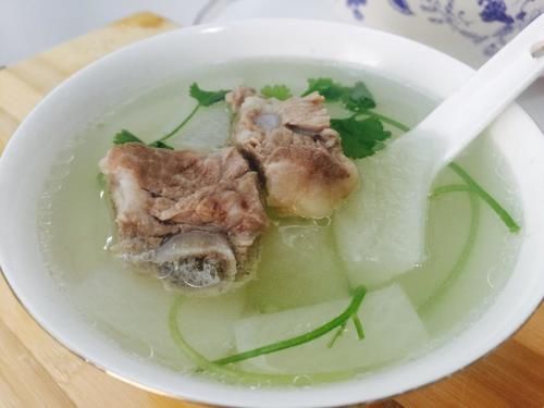 买排骨时，挑“前排”还是“后排”？牢记4不买，谁也不敢忽悠你