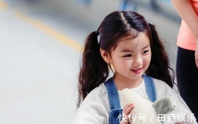 紅毯|她4歲參加爸爸去哪兒走紅,6歲年入百萬(wàn)養(yǎng)全家,今現(xiàn)狀讓人心疼