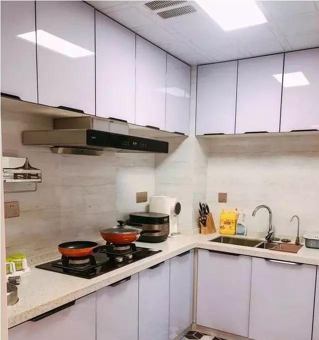 玄关|晒晒即将入住108平新房，客厅漂亮极了，玄关鞋柜好实用