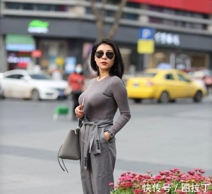 想着|别总想着修身,“腿粗”还要这么穿,才会让路人眼前一亮!