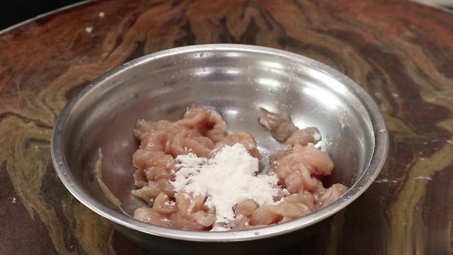 皮蛋瘦肉粥怎样做才好喝试试这个家常做法,滑嫩入味,越喝越香