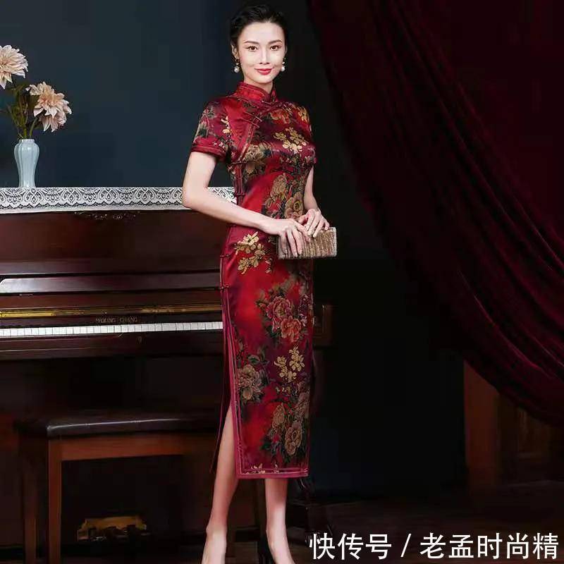 时髦|女人一生总要穿一次“旗袍”,今年流行的是这件,时髦显瘦又优雅