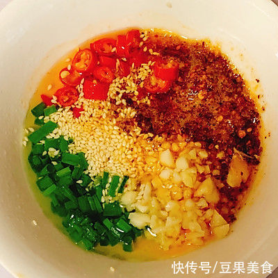 吃一次就爱上的麻酱肥牛拌面，味道绝了