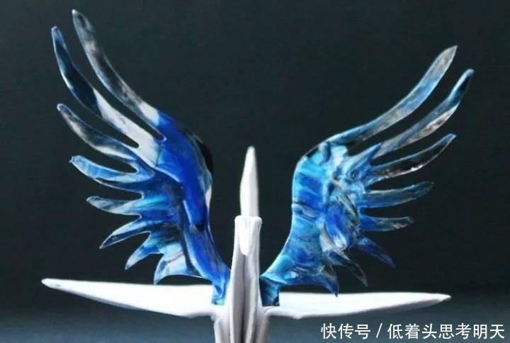  重样|每天折一只千纸鹤，他坚持了1000天不重样，女友被感动到梨花带雨