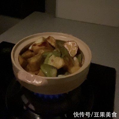 学会这道炖茄子烩面，吃饭时间不用愁