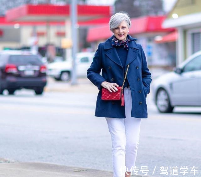 穿搭 60岁女性别急着穿老年装,看外国奶奶的时髦穿搭,优雅又减龄!
