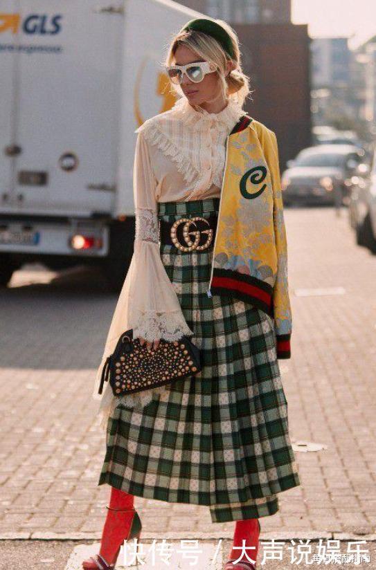 优雅|今年火了一种穿搭,叫“格纹半裙+外套”,优雅时髦显气质