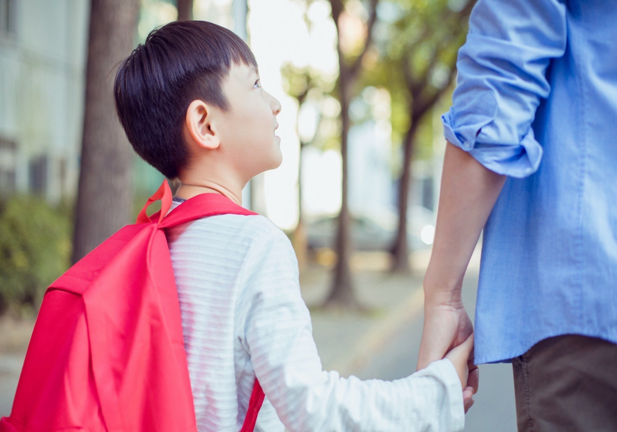 妈妈|“爸爸很努力了,为啥我们还是穷”妈妈的回答,是听过的最美答案