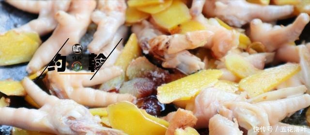 除夕年夜饭,我家总少不了这道菜,都是实在的好东西,便宜还解馋