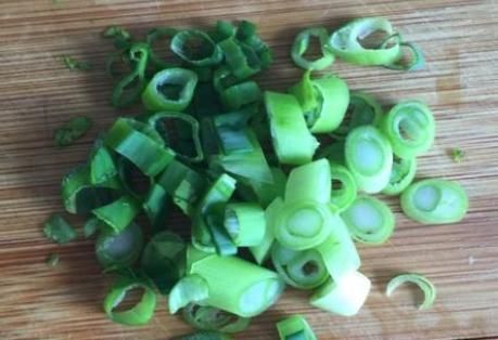 1碗开水倒进鸡蛋里,竟是如此好吃,我家一周吃5次,特解馋