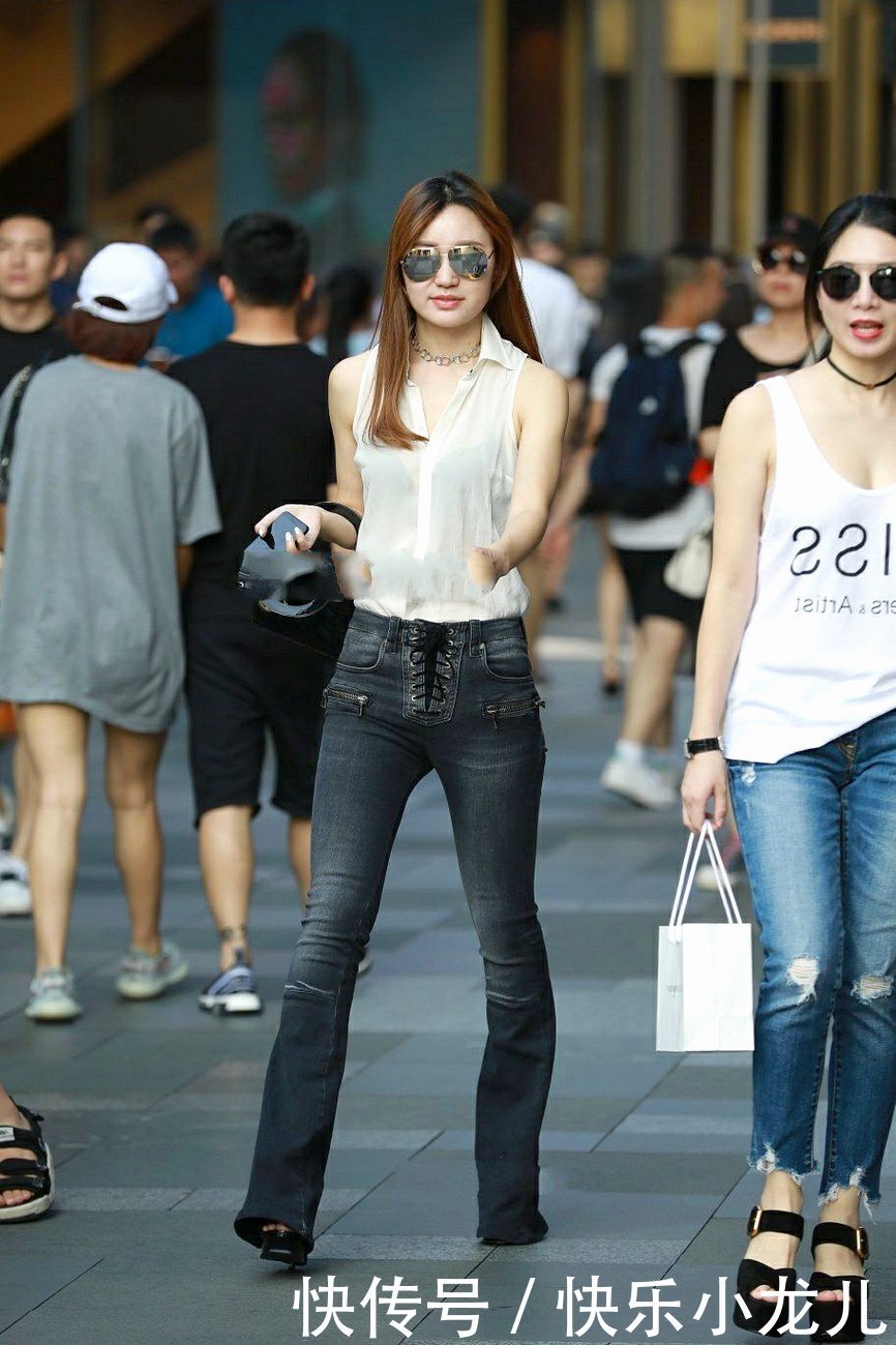 清纯|整条街最亮眼的美女,尽显清纯又迷人