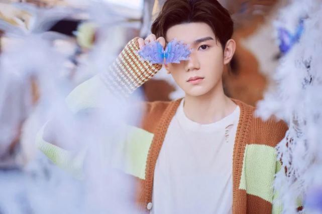 王源|王源《流星也為你落下來了》電視首秀，讓浪漫音樂縈繞耳邊