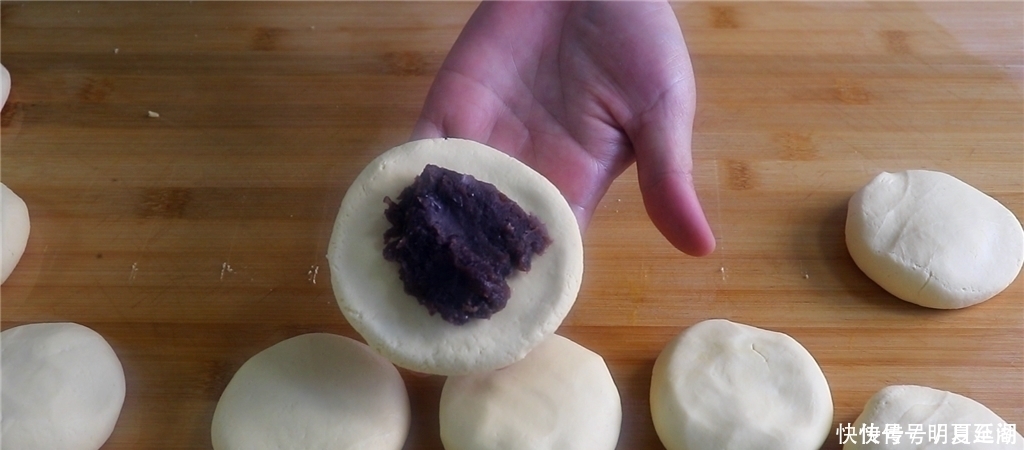 糯米粉换个做法真好吃，外酥里软不粘牙，比油炸糕还简单