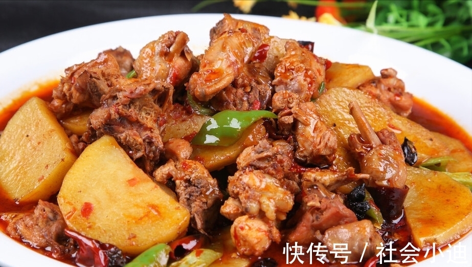 腥味|入秋后多吃鸡肉，炖鸡时，别再直接下锅炖，多做2步，鲜嫩没腥味