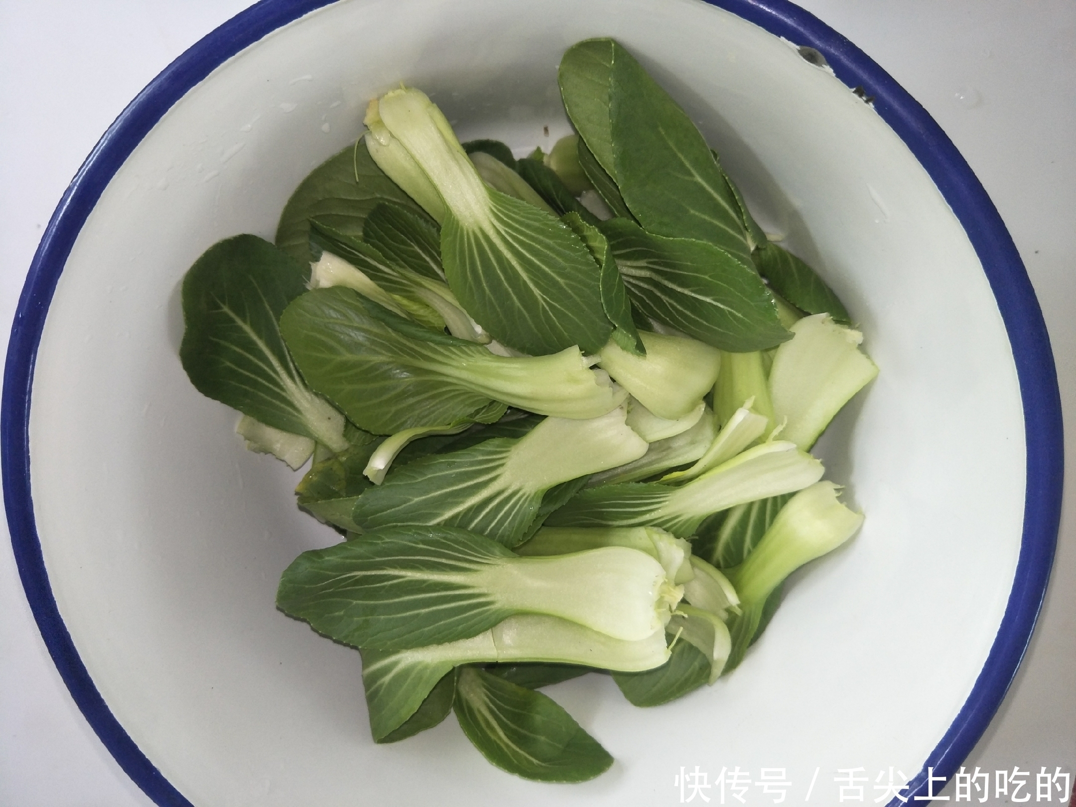  家常菜|家常菜谱，炒油菜时，教你好吃做法，油菜清脆爽口