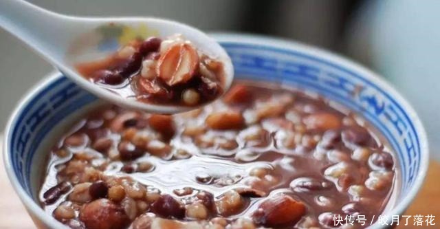  腊八节，这3荤2素凉1碗粥，让家人多吃，吉祥如意，祥和过大年