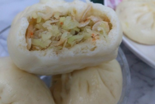 这个包子没有肉却特别鲜,只用俩食材,一个负责香,一个负责鲜!