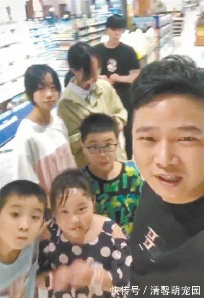 暑假|“宇宙最强舅舅”火了!暑假带8个外甥,每天做饭5小时,一顿要煮五六斤米